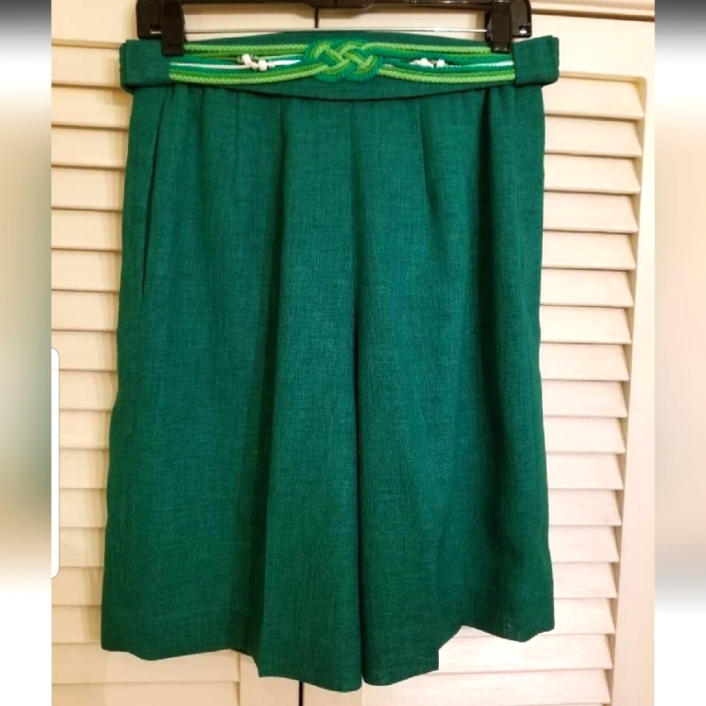 KELLY GREEN SHORTS VINTAGE ST PATTYS DAY PATCHINGTON HIGH WAISTED MATCHING BELT